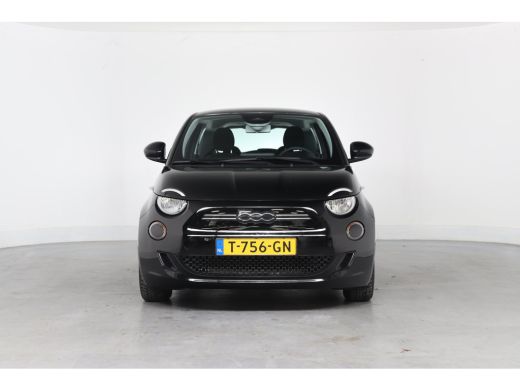 Fiat 500e Urban 42 kWh | Climate Control | Cruise Control | Keyless | Apple Carplay / Android Auto ActivLease financial lease