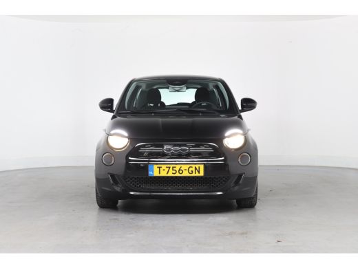 Fiat 500e Urban 42 kWh | Climate Control | Cruise Control | Keyless | Apple Carplay / Android Auto ActivLease financial lease