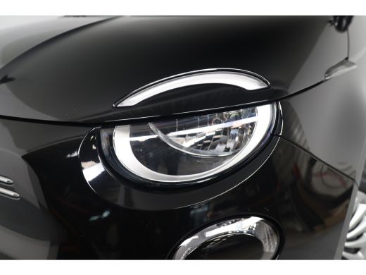 Fiat 500e Urban 42 kWh | Climate Control | Cruise Control | Keyless | Apple Carplay / Android Auto ActivLease financial lease