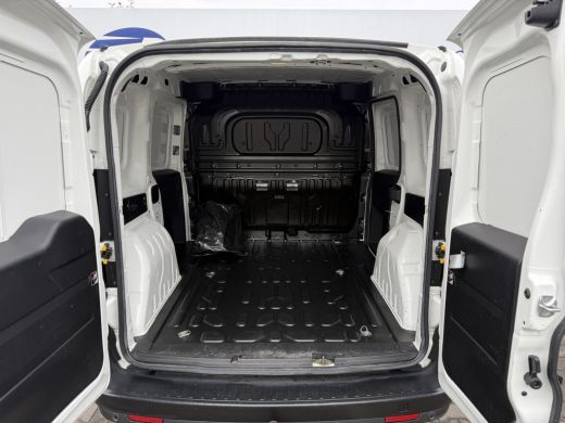 Fiat Dobl&ograve; Cargo 1.3 MJ L1H1 | Trekhaak | Airco | Cruise | Camera | DAB+ ActivLease financial lease