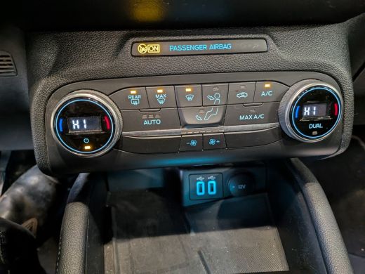 Ford Focus 1.0 EcoBoost Hybrid Titanium X Business Trekhaak | Full LED | Camera | Parkeersensoren | Full map... ActivLease financial lease