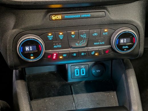 Ford Focus 1.0 EcoBoost ST Line Business Voorruit+Stuur+Stoel verwarming | Full LED | Climate control | Carp... ActivLease financial lease