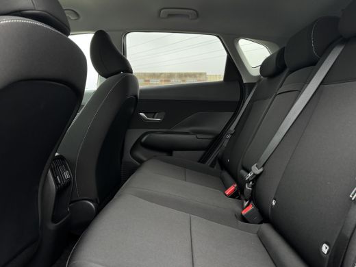 Hyundai Kona Long Range Pure Edition 64.8 kWh | Apple Carplay / Android Auto | Navigatie |  Stoel / Stuurverwa... ActivLease financial lease