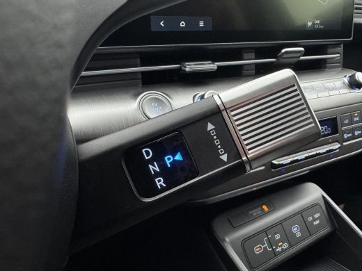 Hyundai Kona Long Range Pure Edition 64.8 kWh | Apple Carplay / Android Auto | Navigatie |  Stoel / Stuurverwa... ActivLease financial lease