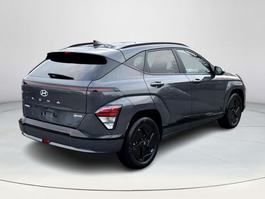 Hyundai Kona Long Range Pure Edition 64.8 kWh | Apple Carplay / Android Auto | Navigatie |  Stoel / Stuurverwa... ActivLease financial lease