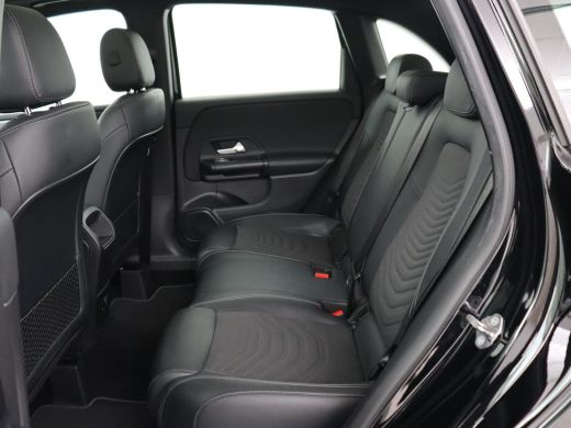 Mercedes-Benz B-Klasse 180 Business Solution | Panoramadak | Stoelverwarming | Carplay | Camera | Half leder | Navigatie... ActivLease financial lease