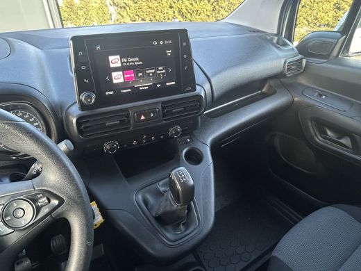 Opel Combo 1.6D / L1H1 / 1e EIG. / IMPERIAAL / INRICHTING / TREKHAAK / AIRCO / CRUISE / NAVI / APPLE CARPLAY ActivLease financial lease