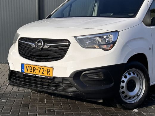 Opel Combo 1.6D / L1H1 / 1e EIG. / IMPERIAAL / INRICHTING / TREKHAAK / AIRCO / CRUISE / NAVI / APPLE CARPLAY ActivLease financial lease