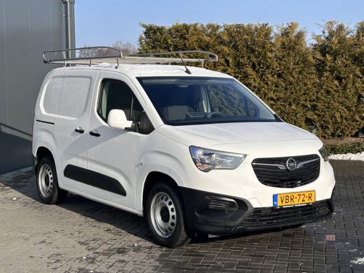 Opel Combo 1.6D / L1H1 / 1e EIG. / IMPERIAAL / INRICHTING / TREKHAAK / AIRCO / CRUISE / NAVI / APPLE CARPLAY ActivLease financial lease