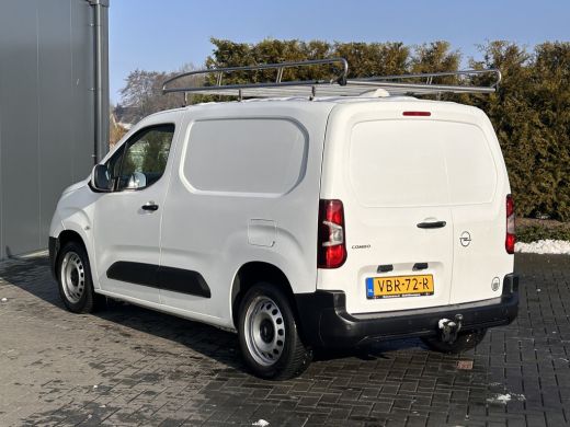 Opel Combo 1.6D / L1H1 / 1e EIG. / IMPERIAAL / INRICHTING / TREKHAAK / AIRCO / CRUISE / NAVI / APPLE CARPLAY ActivLease financial lease