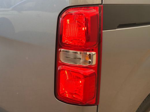 Opel Vivaro-e L2 75 kWh Camera | Parkeersensoren V+A | Apple Carplay/Android Auto | | 11 kW lader | Apple Carpl... ActivLease financial lease