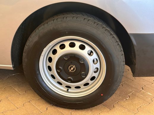 Opel Vivaro-e L2 75 kWh Camera | Parkeersensoren V+A | Apple Carplay/Android Auto | | 11 kW lader | Apple Carpl... ActivLease financial lease