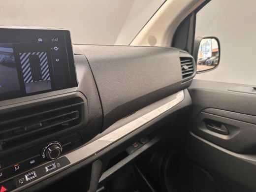 Opel Vivaro-e L2 75 kWh Camera | Parkeersensoren V+A | Apple Carplay/Android Auto | | 11 kW lader | Apple Carpl... ActivLease financial lease