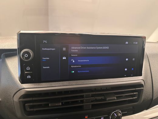 Opel Vivaro-e L2 75 kWh Camera | Parkeersensoren V+A | Apple Carplay/Android Auto | | 11 kW lader | Apple Carpl... ActivLease financial lease