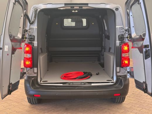 Opel Vivaro-e L2 75 kWh Camera | Parkeersensoren V+A | Apple Carplay/Android Auto | | 11 kW lader | Apple Carpl... ActivLease financial lease