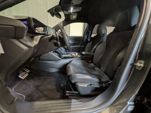 Peugeot 2008 1.2 PureTech GT Pack Automaat | Full LED | Keyless | Camera | Adaptive cruise control | Parkeerse... ActivLease financial lease