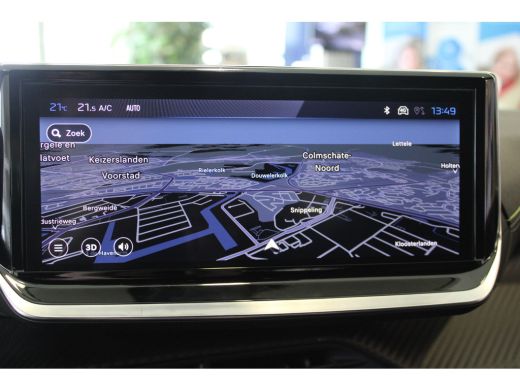 Peugeot 208 GT | Armsteunen op de voorportieren bekleed met kunstleder met groen sierstiksel (GT-Line) | Band... ActivLease financial lease