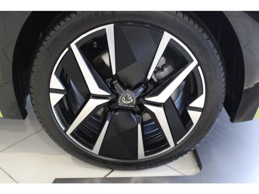 Peugeot 208 GT | Armsteunen op de voorportieren bekleed met kunstleder met groen sierstiksel (GT-Line) | Band... ActivLease financial lease