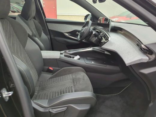 Peugeot 3008 1.2 Hybrid 136 GT |Automaat | Navigatie | Camera | Panorama/schuifdak | Trekhaak | Stoelverwarming | ActivLease financial lease