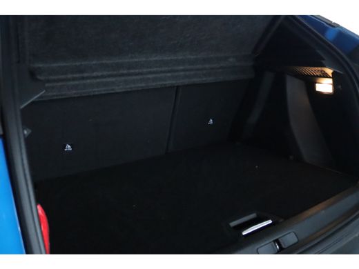 Peugeot e-2008 EV GT 50 kWh | Cruise Control | Camera | Navi | Keyless | Carplay | 18 Inch | Climate ActivLease financial lease