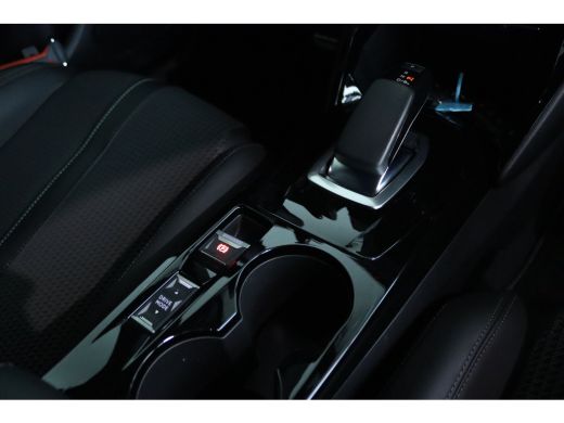 Peugeot e-2008 EV GT 50 kWh | Cruise Control | Camera | Navi | Keyless | Carplay | 18 Inch | Climate ActivLease financial lease