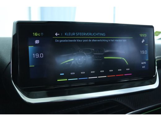 Peugeot e-2008 EV GT 50 kWh | Cruise Control | Camera | Navi | Keyless | Carplay | 18 Inch | Climate ActivLease financial lease