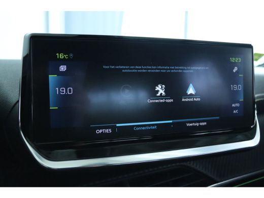 Peugeot e-2008 EV GT 50 kWh | Cruise Control | Camera | Navi | Keyless | Carplay | 18 Inch | Climate ActivLease financial lease