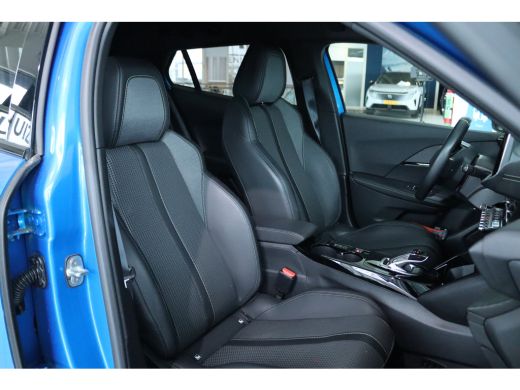 Peugeot e-2008 EV GT 50 kWh | Cruise Control | Camera | Navi | Keyless | Carplay | 18 Inch | Climate ActivLease financial lease