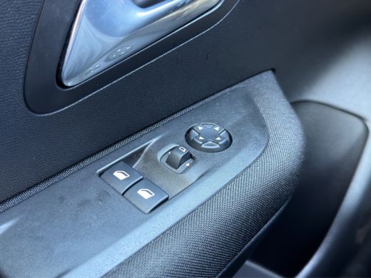 Peugeot e-208 EV Active 50 kWh SOH 92% Full map navigatie | Climate control | Carplay/android auto | ActivLease financial lease