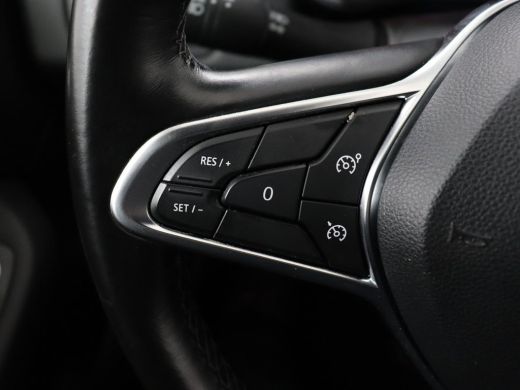 Renault Clio 1.0 TCe Intens | Stoelverwarming | Camera | Carplay | Half leder | Climate control | Full LED | P... ActivLease financial lease