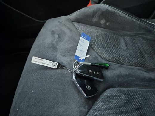 Skoda Enyaq iV 80 Sportline soh 93% Stoelverw Warmptepomp Virtual Cam Carplay ActivLease financial lease