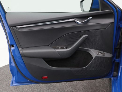 Skoda Octavia Combi 1.4 TSi iV 204 Pk PHEV Business Edition | Cruise Control | Climate Control | Parkeersensore... ActivLease financial lease