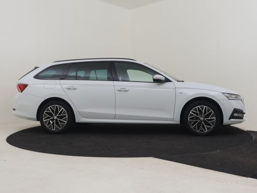 Skoda Octavia Combi 1.5 e-TSI Clever 150pk DSG/AUTO | Camera achter | Adaptief cruise control | Navigatie | Stu... ActivLease financial lease