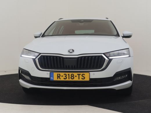 Skoda Octavia Combi 1.5 e-TSI Clever 150pk DSG/AUTO | Camera achter | Adaptief cruise control | Navigatie | Stu... ActivLease financial lease