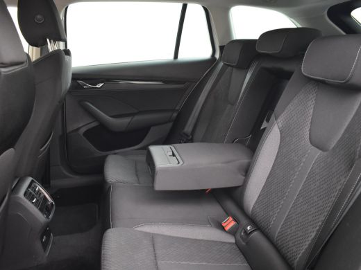 Skoda Octavia Combi 1.5 e-TSI Clever 150pk DSG/AUTO | Camera achter | Adaptief cruise control | Navigatie | Stu... ActivLease financial lease