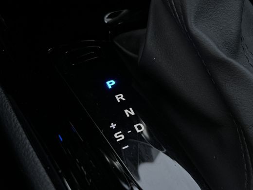 Toyota C-HR 2.0 Hybrid Dynamic | Carplay | LED | Camera | ACC ActivLease financial lease