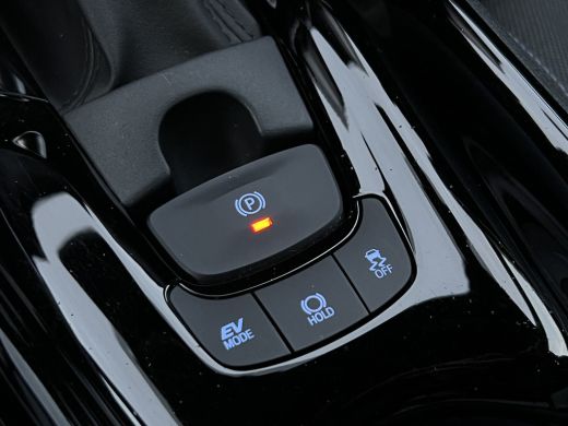 Toyota C-HR 2.0 Hybrid Dynamic | Carplay | LED | Camera | ACC ActivLease financial lease