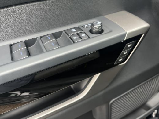 Toyota Tundra 3.5 V6 Limited Crew Cab | 06-10141018 Voor meer informatie ActivLease financial lease