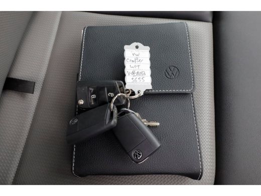 Volkswagen Crafter 35 2.0 TDI 140pk Bakwagen met laadklep en zijdeur 11-2021 ActivLease financial lease