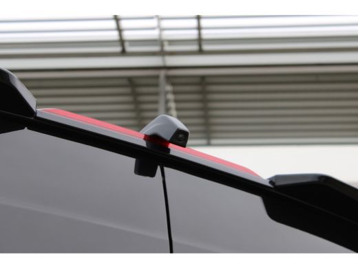 Volkswagen Crafter 35 2.0 TDI L3H3 Exclusive | 140 pk | Automaat | Trekhaak | Navi | Travel Assist | Airco | Betonpl... ActivLease financial lease