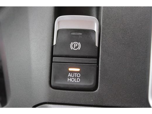 Volkswagen Crafter 35 2.0 TDI L3H3 Exclusive | 140 pk | Automaat | Trekhaak | Navi | Travel Assist | Airco | Betonpl... ActivLease financial lease