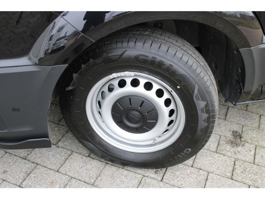 Volkswagen Crafter 35 2.0 TDI L3H3 Exclusive | 140 pk | Automaat | Trekhaak | Navi | Travel Assist | Airco | Betonpl... ActivLease financial lease