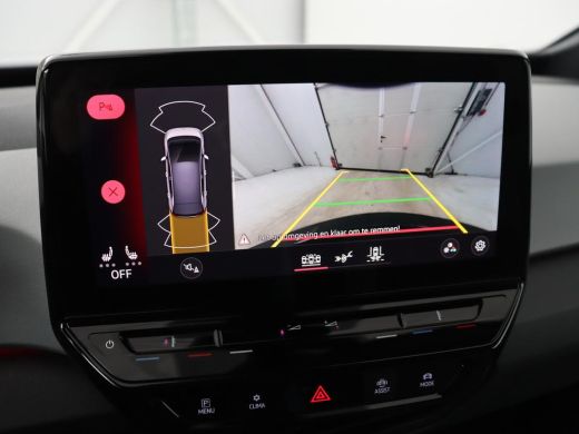 Volkswagen ID.3 First Plus 58 kWh | Trekhaak | Stoel & stuurverwarming | Camera | Adaptive cruise | Sfeerverlicht... ActivLease financial lease
