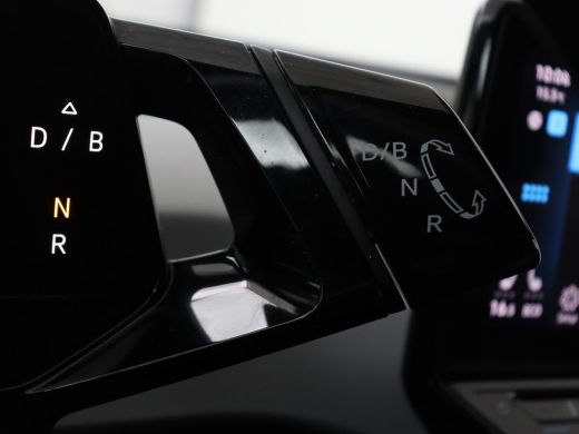 Volkswagen ID.3 First Plus 58 kWh | Trekhaak | Stoel & stuurverwarming | Camera | Adaptive cruise | Sfeerverlicht... ActivLease financial lease