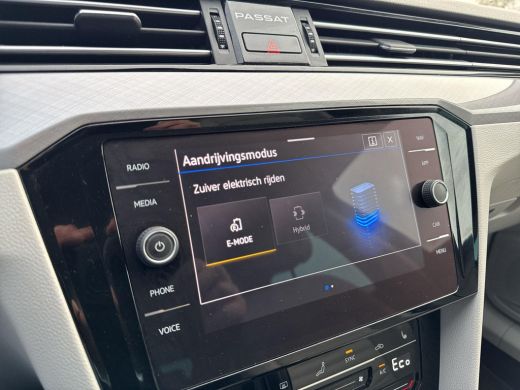 Volkswagen Passat Variant 1.4 TSI PHEV GTE Business 218Pk | Leder | A-camera | Stoelverwarming | Navi | Clima | ACC | ActivLease financial lease