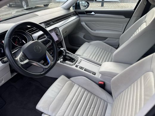 Volkswagen Passat Variant 1.4 TSI PHEV GTE Business 218Pk | Leder | A-camera | Stoelverwarming | Navi | Clima | ACC | ActivLease financial lease