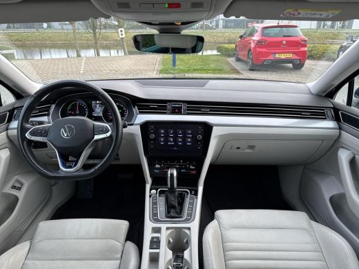 Volkswagen Passat Variant 1.4 TSI PHEV GTE Business 218Pk | Leder | A-camera | Stoelverwarming | Navi | Clima | ACC | ActivLease financial lease