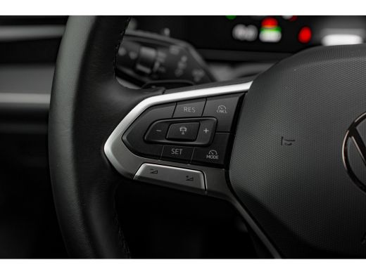 Volkswagen Passat Variant 1.5 eHybrid Business HUD | Achteruitrijcamera | Trekhaak | Stoel&Stuurverwarming | Adapti... ActivLease financial lease