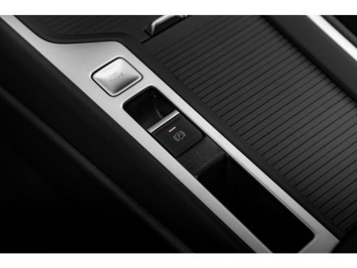 Volkswagen Passat Variant 1.5 eHybrid Business HUD | Achteruitrijcamera | Trekhaak | Stoel&Stuurverwarming | Adapti... ActivLease financial lease