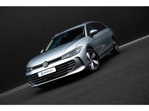 Volkswagen Passat Variant 1.5 eHybrid Business HUD | Achteruitrijcamera | Trekhaak | Stoel&Stuurverwarming | Adapti... ActivLease financial lease